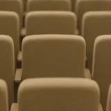 ナイロン100℃『イモンドの勝負』舞台映像上映のイメージ画像（実際の様子を撮影した写真ではありません）